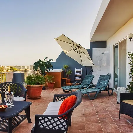 Hill Top Luxury Penthouse At Valley Crest Naxxar Naxxar
