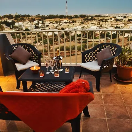 Hill Top Luxury Penthouse At Valley Crest Naxxar Apartment
